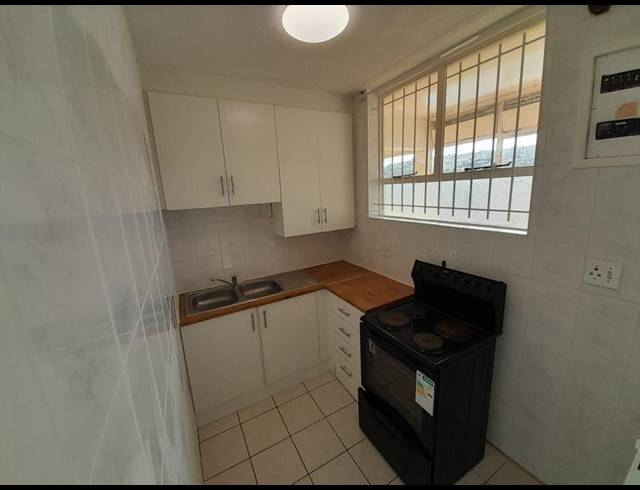 1 BEDROOM PROPERTY TO RENT IN LOEVENSTEIN